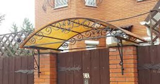 Навесы над калиткой - монтаж в Тамбове от НавесыТмб | от 1751 рублей